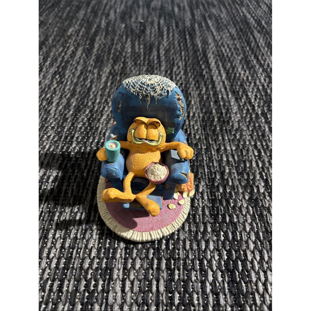 Vintage Garfield Sittin Pretty Jim Davis Danbury Mint Resin Figurine Collectible